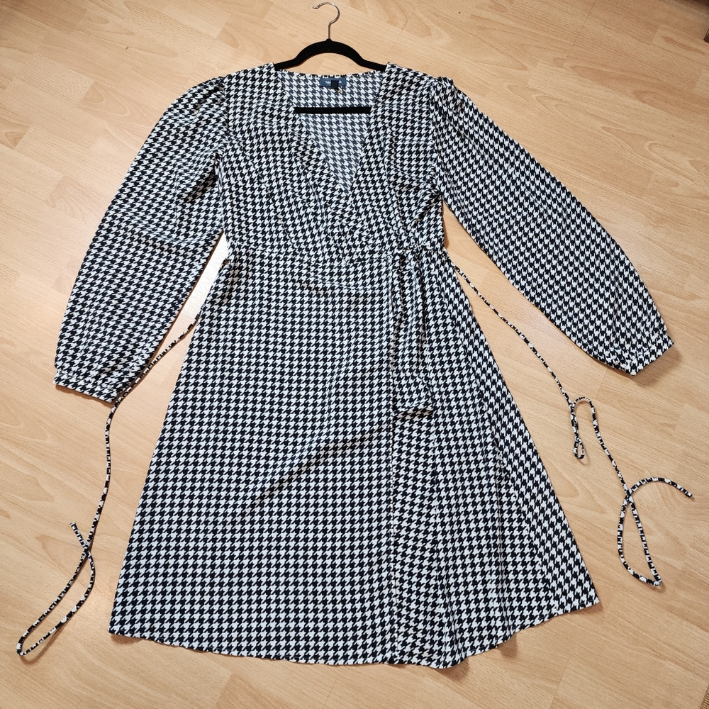 Modcloth Black and White Houndstooth Wrap Dress